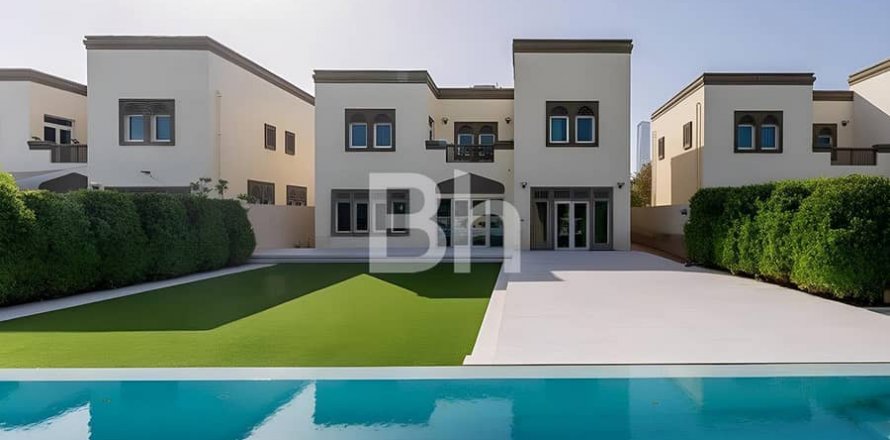 Вилла в Jumeirah Park, Дубай, ОАЭ 3 спальни, 325м2 № 614584