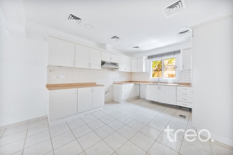 Villa en alquiler en Meadows, Dubai, EAU 3 dormitorios, 604.89 m2 № 733566 - foto 5