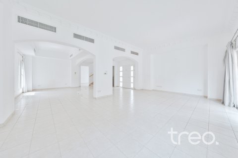 Vila v Meadows, Dubai, SAE 3 spálne, 604.89 m2 č. 733566 - Fotografia 4