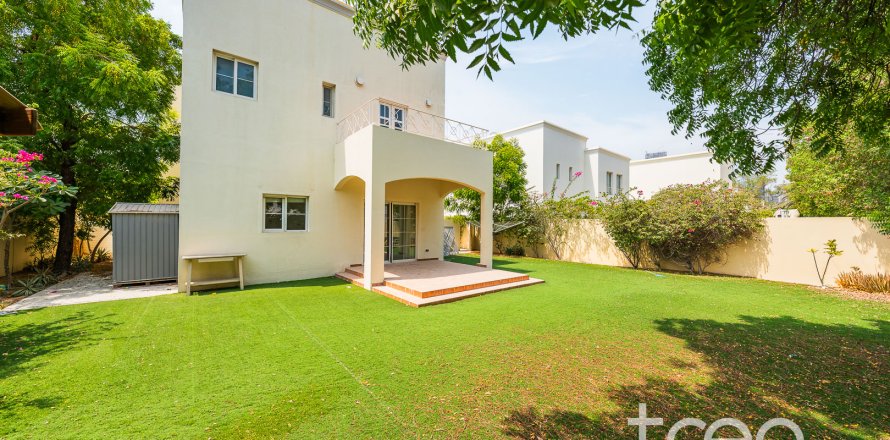 Vila v Meadows, Dubai, SAE 3 spálne, 604.89 m2 č. 733566