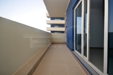 Apartment in Al Reef, Abu Dhabi, UAE 3 bedrooms, 144.9 sq.m. № 731142 - photo 13