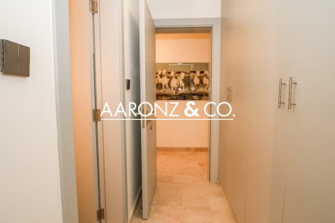 Apartmán v Dubai Marina, Dubai, SAE 3 spálne, 257 m2 č. 692812 - Fotografia 17