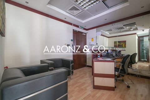 Zyrë në Jumeirah Lake Towers, Dubai, Emiratet e Bashkuara Arabe 74 m2. № 670659 - Foto 3