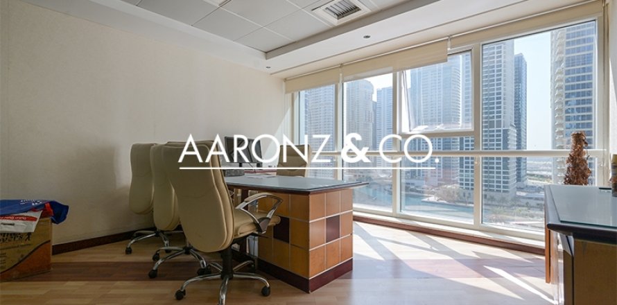 Zyrë në Jumeirah Lake Towers, Dubai, Emiratet e Bashkuara Arabe 74 m2. № 670659