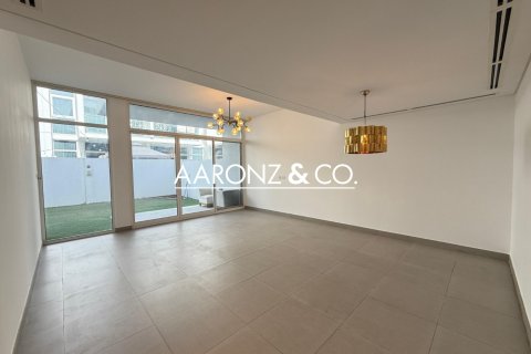 Villa sa Mudon, Dubai, UAE 3 silid-tulugan, 190 sq.m. № 670661 - larawan 2