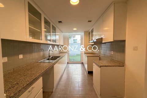 Villa sa Mudon, Dubai, UAE 3 silid-tulugan, 190 sq.m. № 670661 - larawan 6