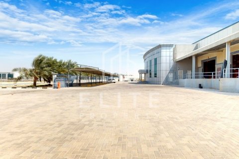 Warehouse in Jebel Ali, Dubai, UAE 5838 sq.m. № 620234 - photo 1