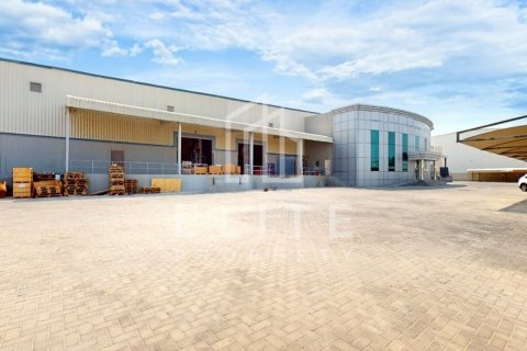Warehouse in Jebel Ali, Dubai, UAE 5838 sq.m. № 620234 - photo 2