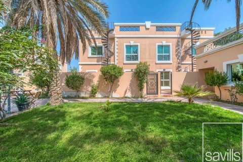 Vila u gradu Umm Suqeim, Dubai, UAE 4 spavaće sobe, 1840.04 m2 Br. 755295 - Slika 10