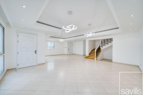 Vila u gradu Umm Suqeim, Dubai, UAE 4 spavaće sobe, 1840.04 m2 Br. 755295 - Slika 2