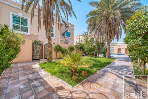 Vila u gradu Umm Suqeim, Dubai, UAE 4 spavaće sobe, 1840.04 m2 Br. 755295 - Slika 9