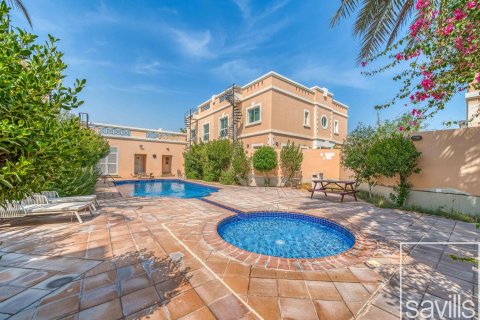 Villa i Umm Suqeim, Dubai, UAE 4 soveværelser, 1840.04 kvm № 755295