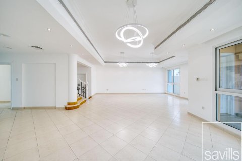 Vila u gradu Umm Suqeim, Dubai, UAE 4 spavaće sobe, 1840.04 m2 Br. 755295 - Slika 3