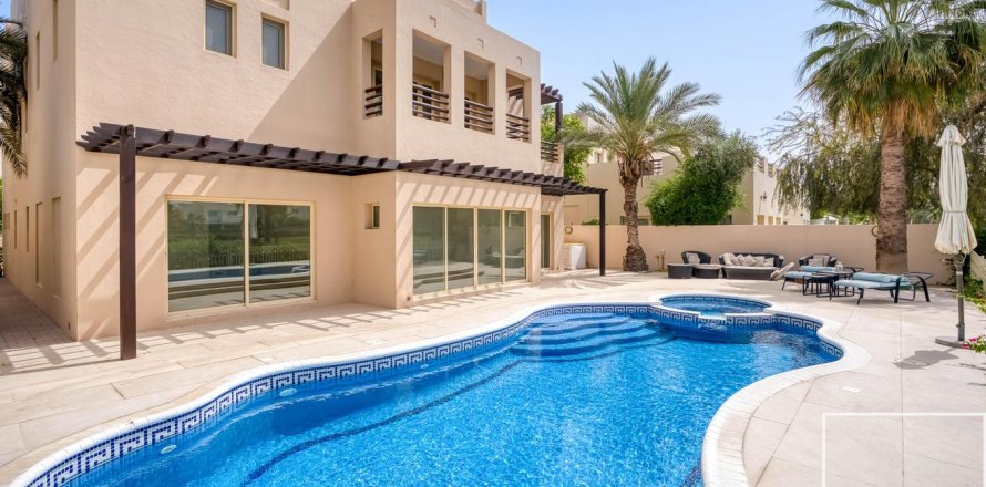 Villa itt: Meadows, Dubai, EAE, 5 hálószoba, 696.96 m², azonosító: 755294