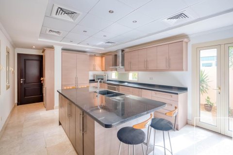 Villa itt: Meadows, Dubai, EAE, 5 hálószoba, 696.96 m², azonosító: 755294 - fénykép 3