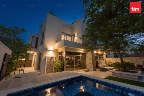 Townhouse di Meydan, Dubai, UEA 4 kamar tidur, 404.1 m2 nomor 718938 - foto 1
