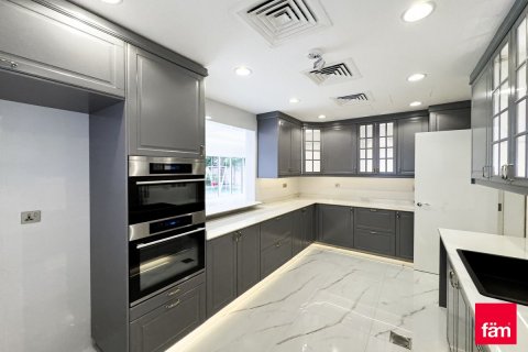 Vilë në Dubai, Emiratet e Bashkuara Arabe 4 dhoma gjumi, 468.5 m2. № 753270 - Foto 12