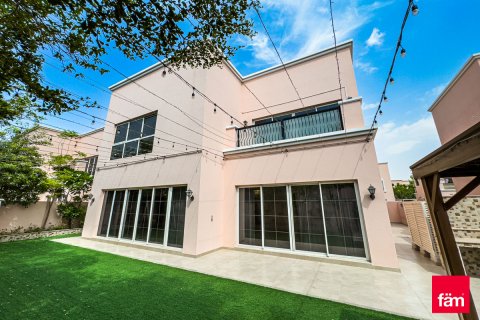 Vilë në Dubai, Emiratet e Bashkuara Arabe 4 dhoma gjumi, 468.5 m2. № 753270