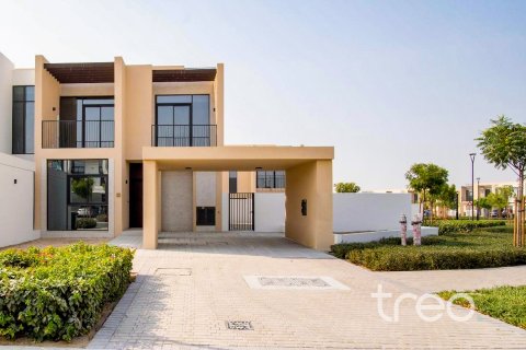 Dubai South (Dubai World Central)、Dubai、UAE にあるヴィラ販売中 4ベッドルーム、225.94 m2、No733956 - 写真 2