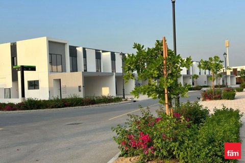 Radový dom v Dubai, SAE 3 spálne, 181.8 m2 č. 692952 - Fotografia 2