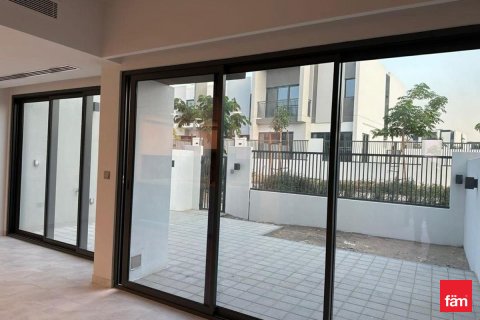 Radový dom v Dubai, SAE 3 spálne, 181.8 m2 č. 692952