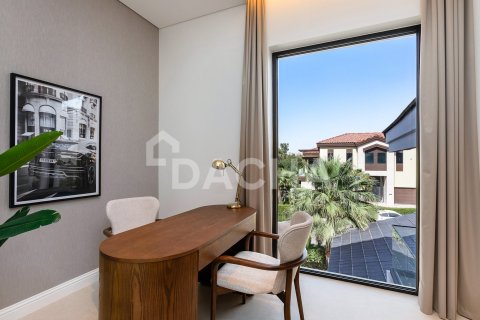 Villa till försäljning i Jumeirah Golf Estates, Dubai, UAE 5 sovrum, 479 kvm Nr. 706535 - fotografi 25