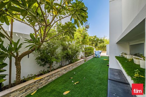 Řadový dům v Dubai, SAE 3 ložnice, 271.8 m² Č.: 700007