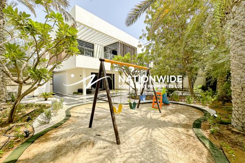Villa zum Verkauf in Abu Dhabi, VAE 5 Schlafzimmer, 782 m2 Nr. 633207 - Foto 20