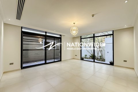 Villa zum Verkauf in Abu Dhabi, VAE 5 Schlafzimmer, 782 m2 Nr. 633207 - Foto 3