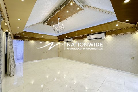 Villa zum Verkauf in Abu Dhabi, VAE 5 Schlafzimmer, 782 m2 Nr. 633207 - Foto 11