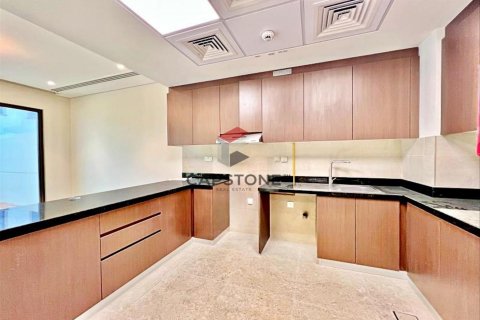 Townhouse in Khalifa City, Abu Dhabi, UAE 3 bedrooms, 172 sq.m. № 604600 - photo 12