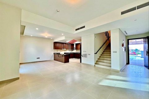 Townhouse in Khalifa City, Abu Dhabi, UAE 3 bedrooms, 172 sq.m. № 604600 - photo 2