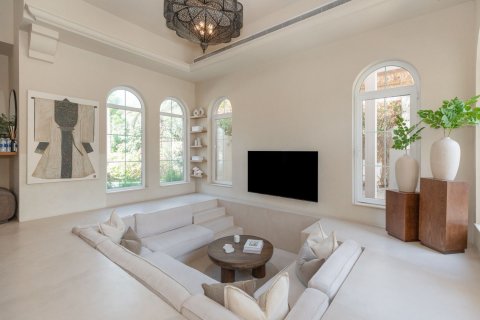 Villa zum Verkauf in Dubai, VAE 5 Schlafzimmer, 376 m2 Nr. 695957 - Foto 7