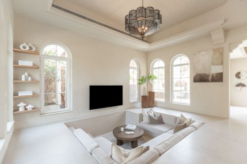 Villa zum Verkauf in Dubai, VAE 5 Schlafzimmer, 376 m2 Nr. 695957 - Foto 5