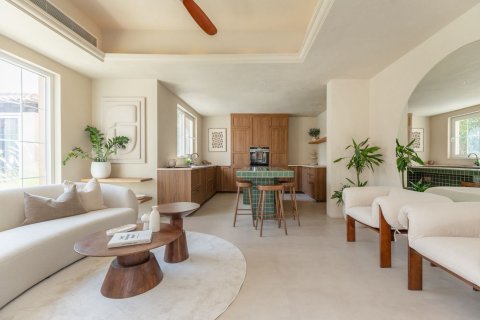 Villa zum Verkauf in Dubai, VAE 5 Schlafzimmer, 376 m2 Nr. 695957 - Foto 2