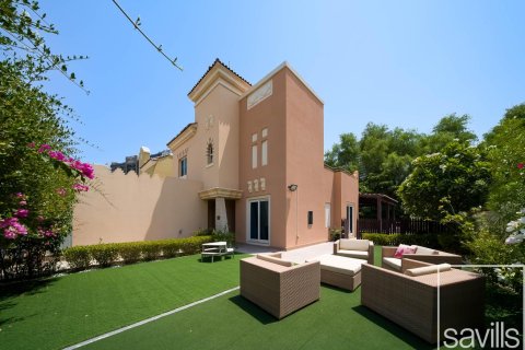 Vilë në Dubai Sports City, Dubai, Emiratet e Bashkuara Arabe 4 dhoma gjumi, 682.28 m2. № 753510 - Foto 15