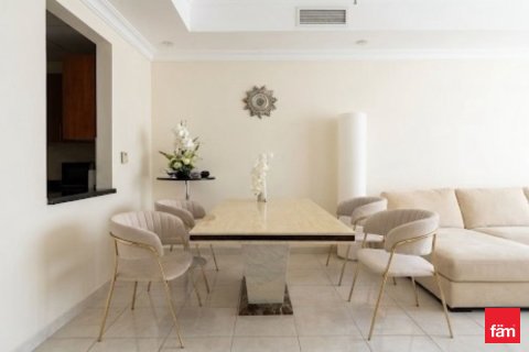 Dubai, संयुक्त अरब अमीरात में अपार्टमेंट, 2 बेडरूम, 107.1 वर्ग मीटर, संख्या 686206 - फ़ोटो 6