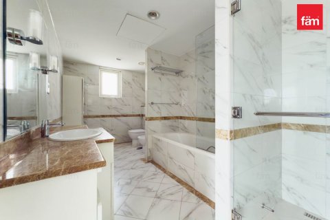 Villa til salgs i Dubai, Emiratene 4 soverom, 362.6 kvm Nr. 686201 - Foto 19