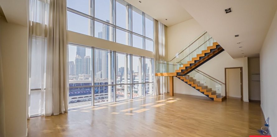 Lakás itt: Al Wasl, Dubai, EAE, 4 hálószoba, 323.6 m², azonosító: 646928