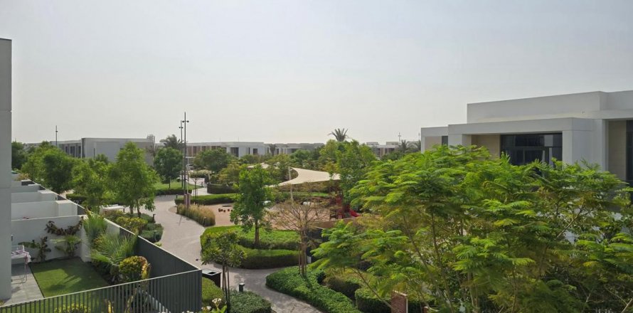 Řadový dům v Dubai, SAE 4 ložnice, 250 m² Č.: 631781