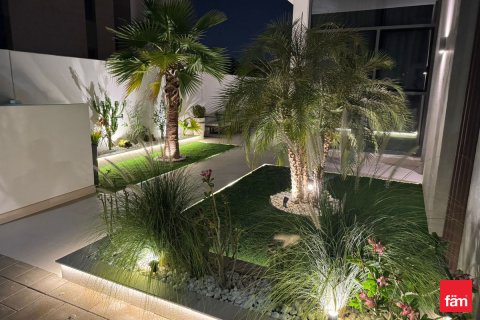 Řadový dům v Dubai, SAE 4 ložnice, 250 m² Č.: 631781 - fotografie 2