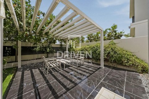 Villa in Dubai Hills Estate, Dubai, UAE 4 bedrooms, 451.14 sq.m. № 761481 - photo 23
