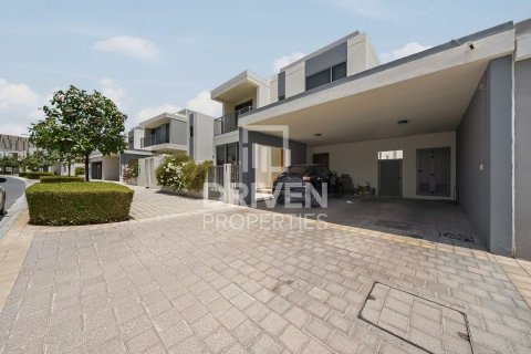 Villa in Dubai Hills Estate, Dubai, UAE 4 bedrooms, 451.14 sq.m. № 761481 - photo 28