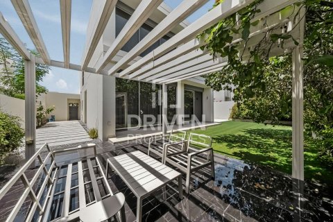 Villa in Dubai Hills Estate, Dubai, UAE 4 bedrooms, 451.14 sq.m. № 761481 - photo 25