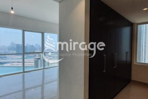 Apartment in Al Reem Island, Abu Dhabi, UAE 2 bedrooms, 186 sq.m. № 571801 - photo 3