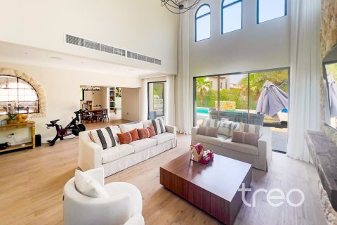 Villa till försäljning i Arabian Ranches 2, Dubai, UAE 5 sovrum, 404.5 kvm Nr. 733910 - fotografi 5