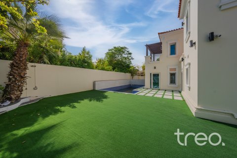 Villa till försäljning i Arabian Ranches, Dubai, UAE 5 sovrum, 724.27 kvm Nr. 733905 - fotografi 5