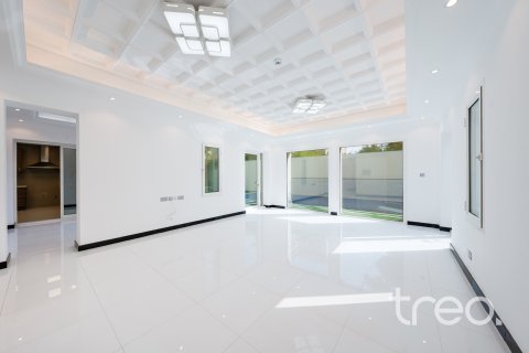 Villa till försäljning i Arabian Ranches, Dubai, UAE 5 sovrum, 724.27 kvm Nr. 733905 - fotografi 2