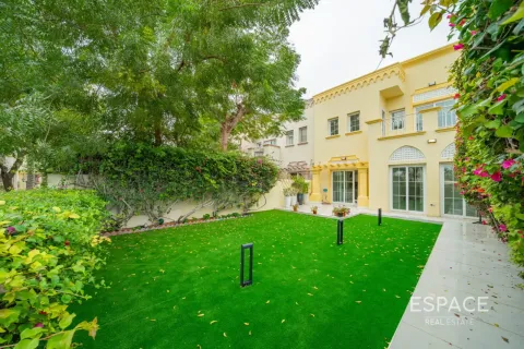 Villa i The Springs, Dubai, UAE 3 soveværelser, 237 kvm № 738416