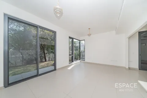 ویلا برای اجاره در Dubai Hills Estate، Dubai، امارات متحده عربی 4 خوابه ، 340 متر مربع ، شماره 738414 - تصویر 2